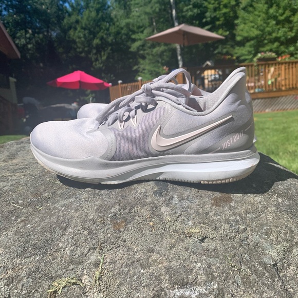 Nike TR8 running shoes - Picture 2 of 8